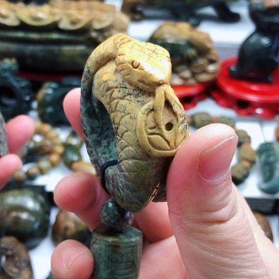 岫岩河磨玉（透闪石质玉）把件未镶嵌