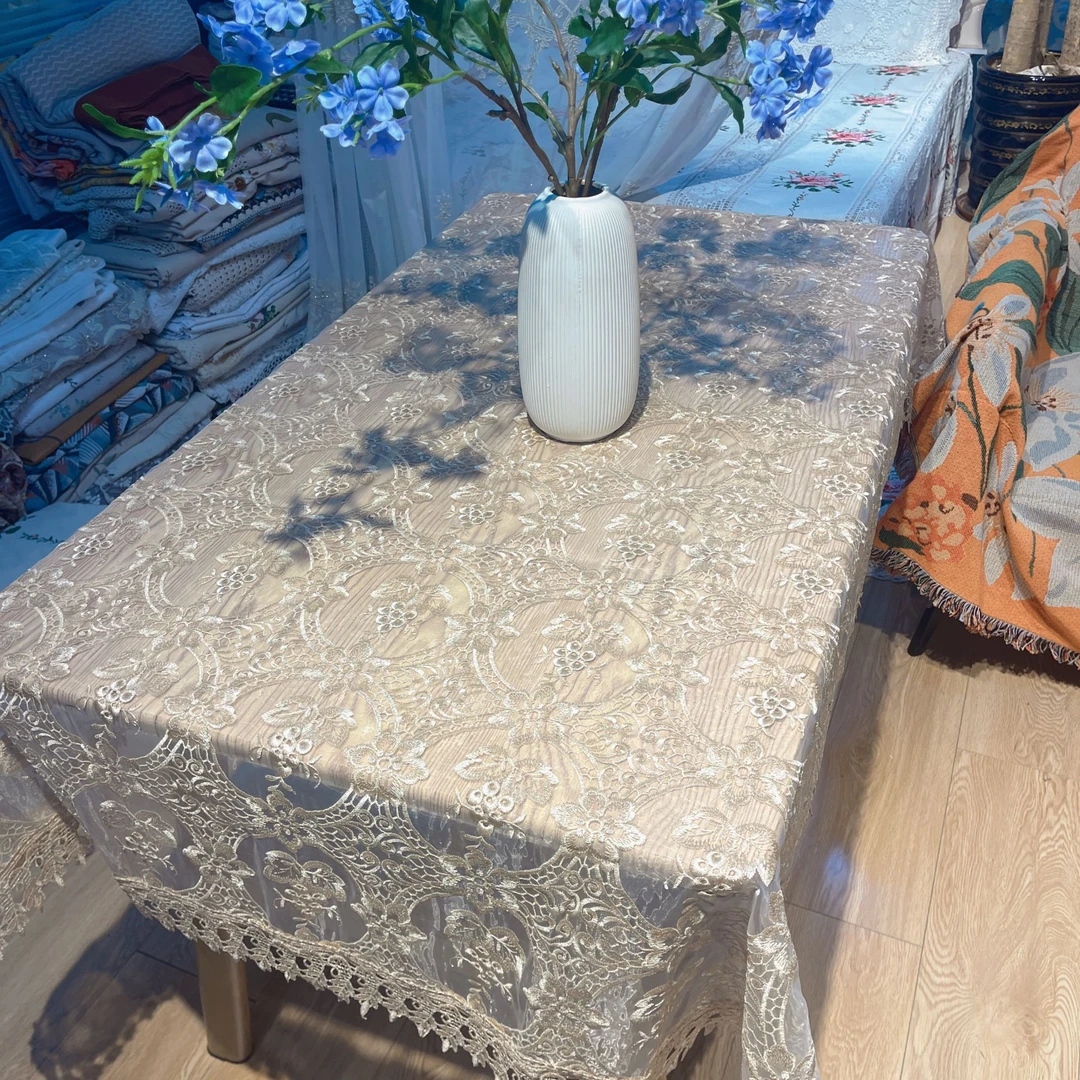 A16-7玻璃纱（120*170cm）米色葡萄镂空长方桌布