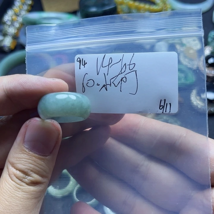 小****翡翠戒指未镶嵌翡翠