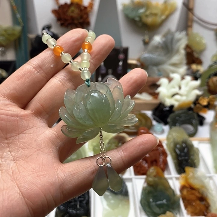 未镶嵌蛇纹石玉颈饰