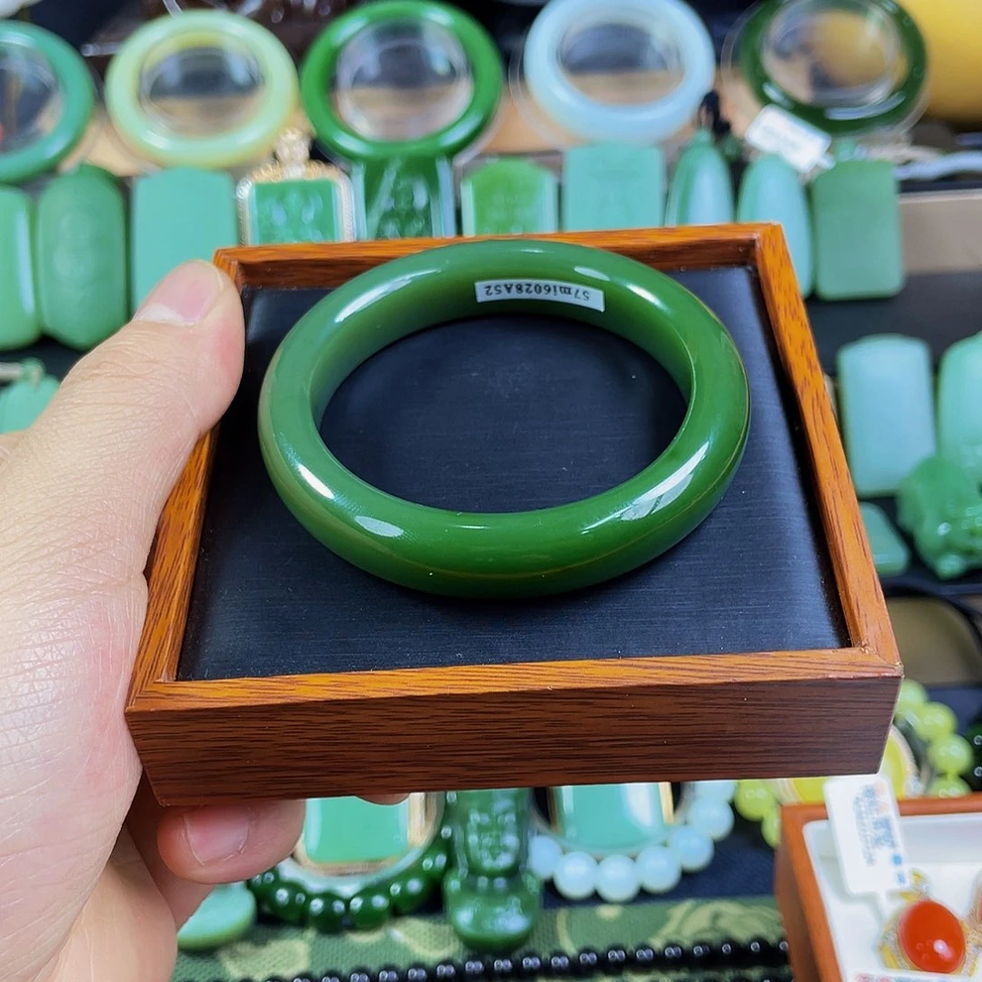 未镶嵌手镯和田玉?*季