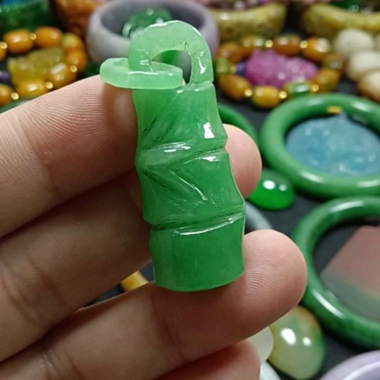 翡翠未镶嵌挂件翡翠