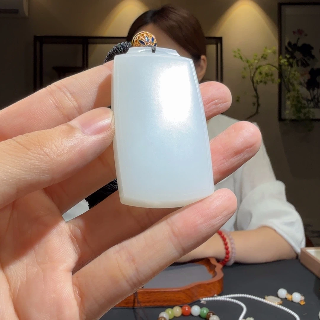 和田玉未镶嵌颈饰方