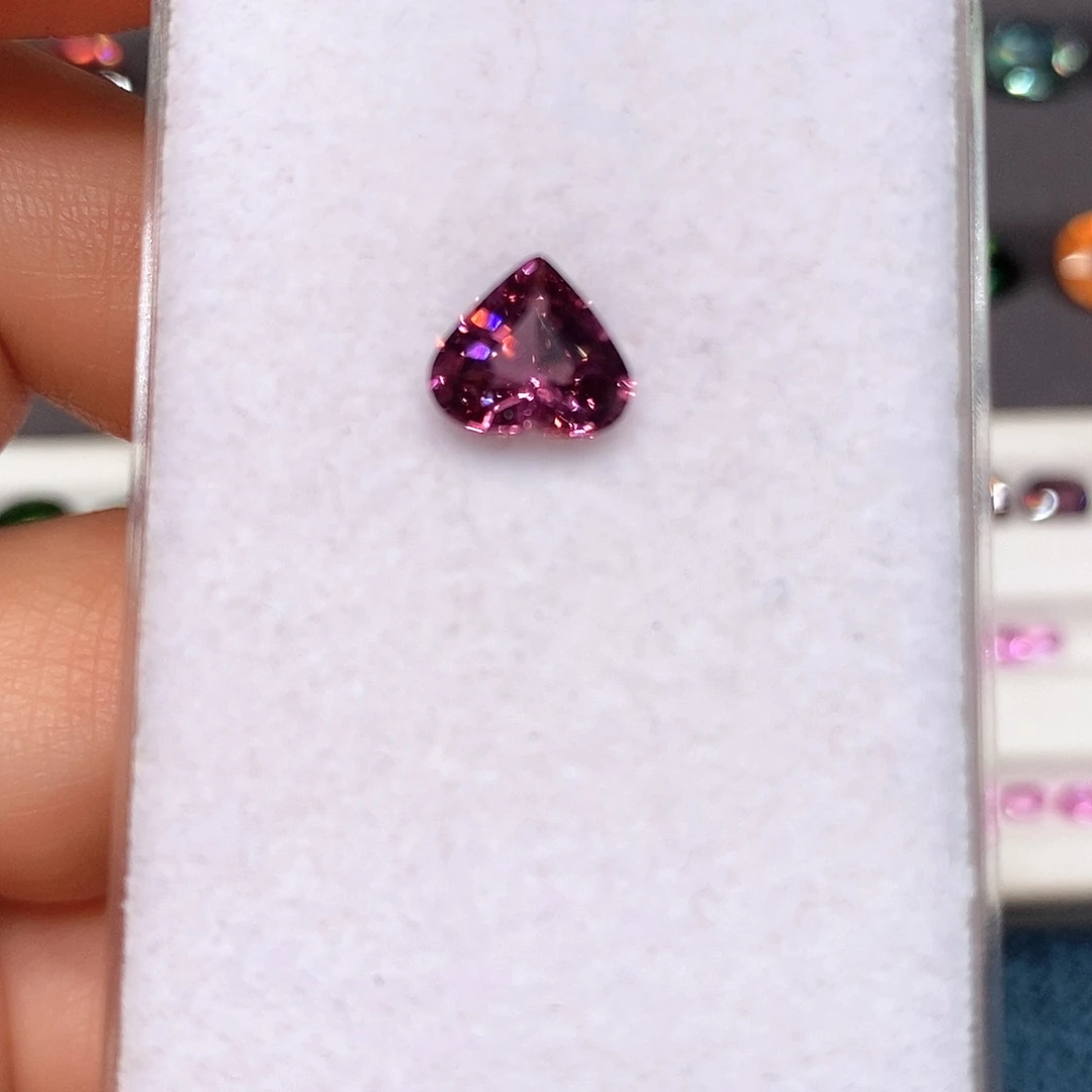 尖晶石裸石天然尖晶石