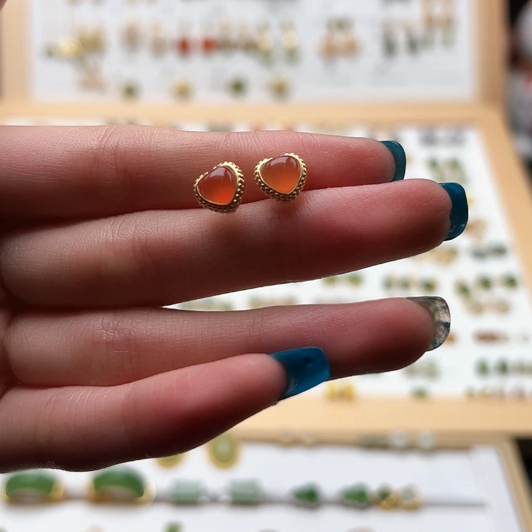 未镶嵌和田玉耳饰