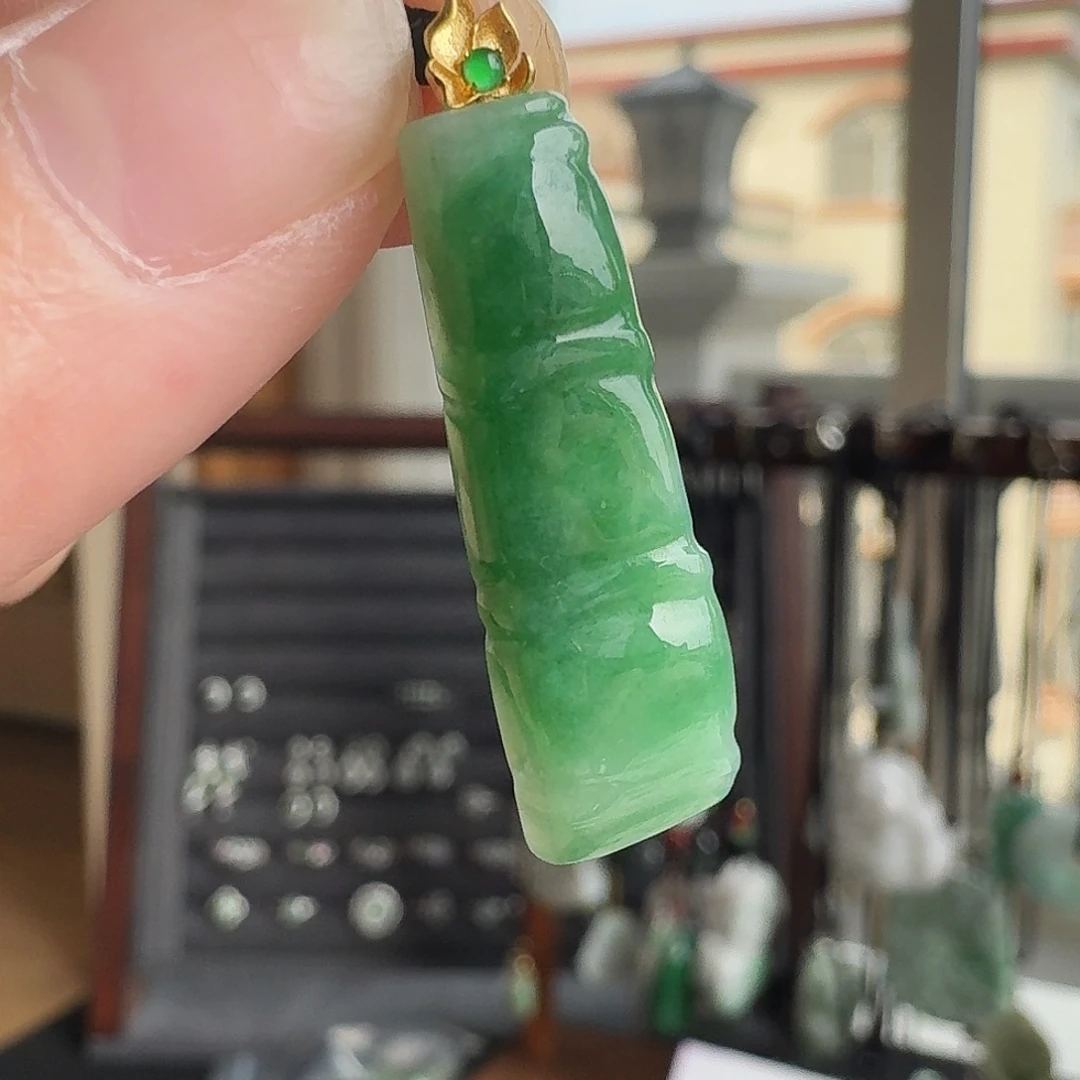 翡翠未镶嵌颈饰满绿竹节