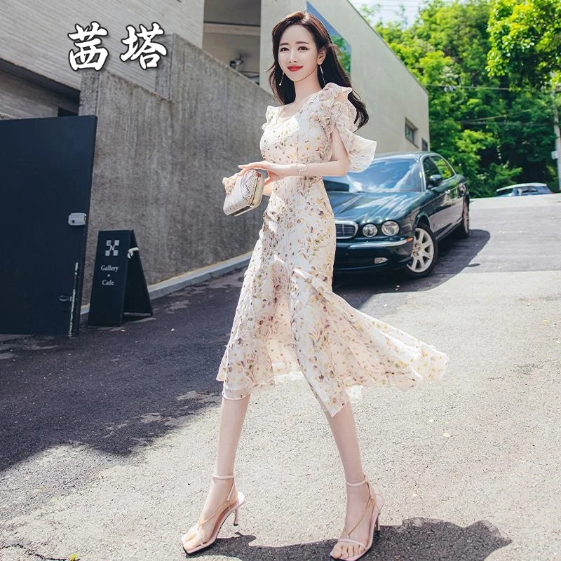 连衣裙女2025新款夏季v领性感气质名媛中长款雪纺碎花修身包臀裙