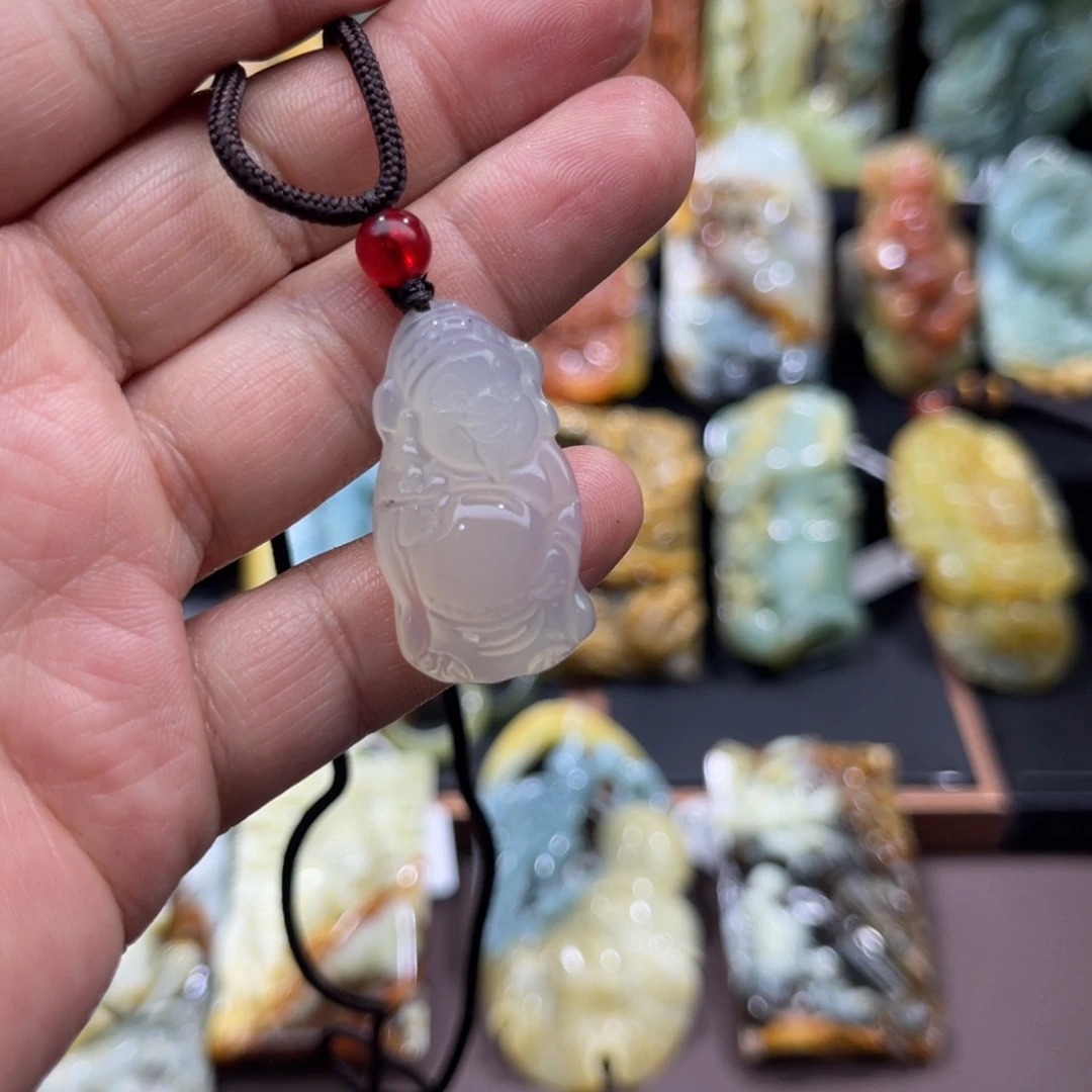 蛇纹石玉未镶嵌颈饰