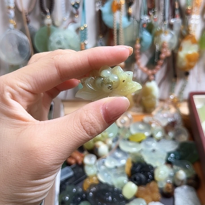 蛇纹石玉合金颈饰