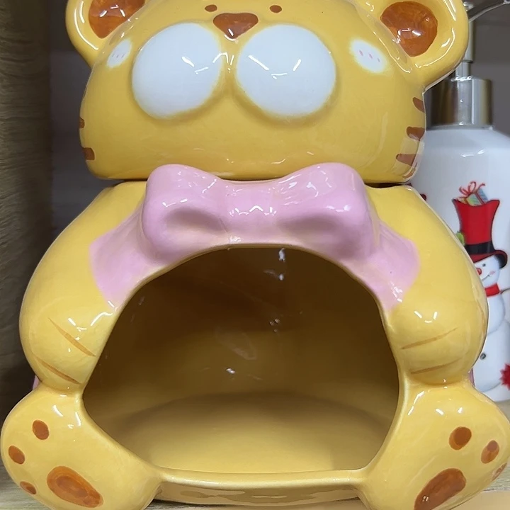 陶瓷艺术家的作品在国内外展出