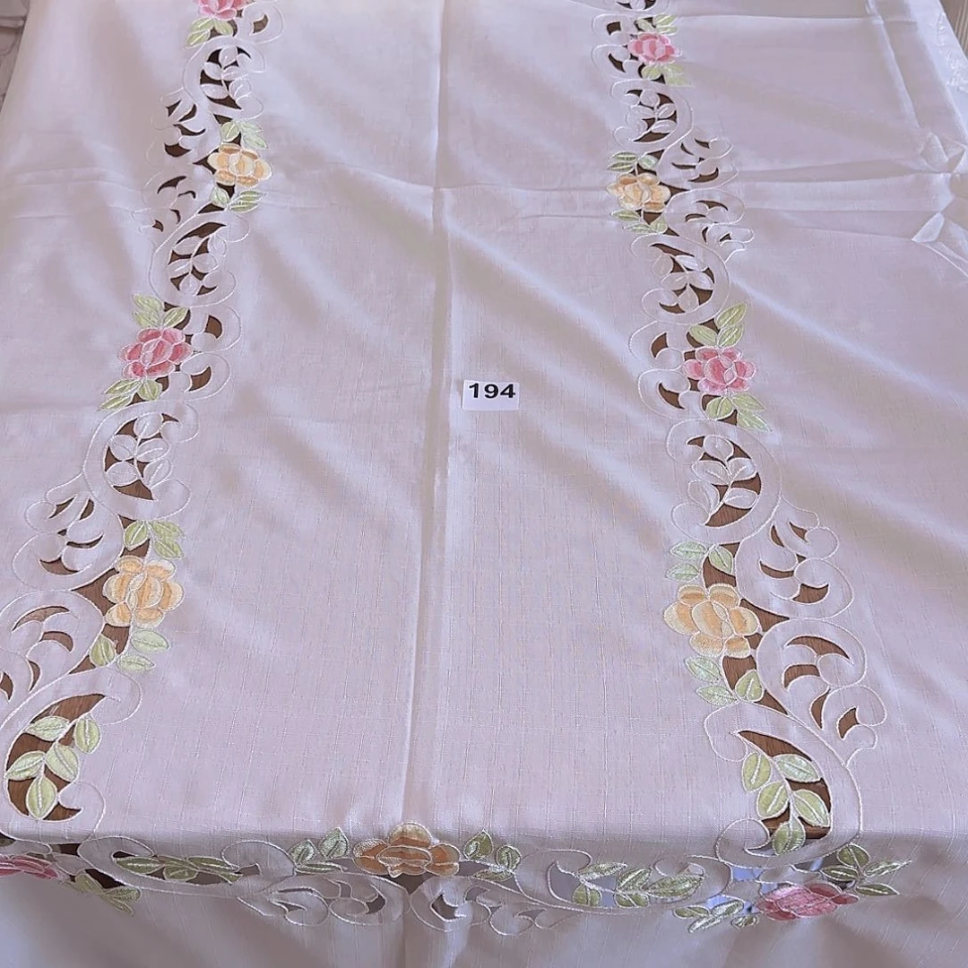棉蒲***毛194号-170*270绣花桌布