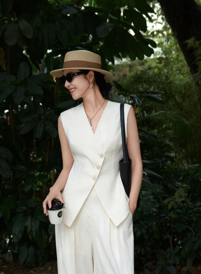 依梦.货休闲新款女装19-49老钱风松弛感女装夏季白色显瘦修身时尚