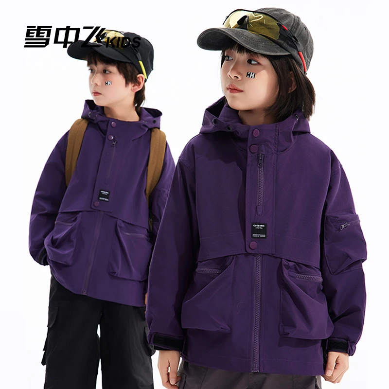 雪中飞童装儿童外套2025新款女童春装时尚户外风衣男孩痞帅风潮