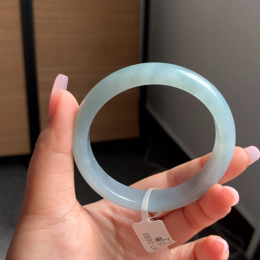 翡翠手镯未镶嵌17 57天空蓝底正圈