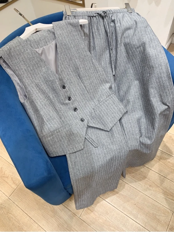 蜜娜贝尔  81690老钱风马甲套装