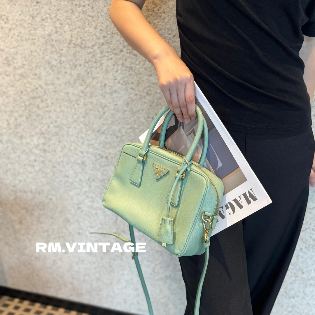 95新 Prada/普拉达 入目 稀有奶油绿盒子手提包 69667
