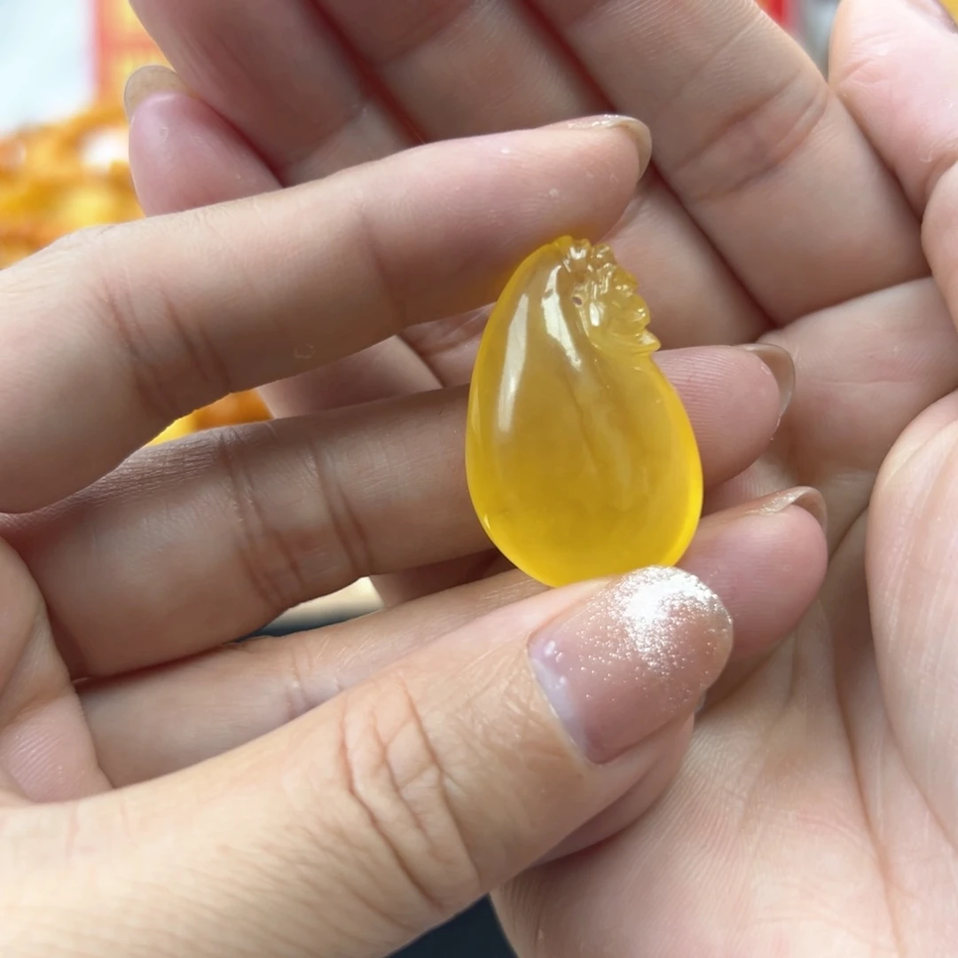 琥珀珠宝奇石未镶嵌