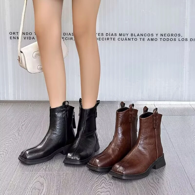 55-139新品女靴舒适平底短靴潮款马丁靴百搭短筒靴网红烟管靴