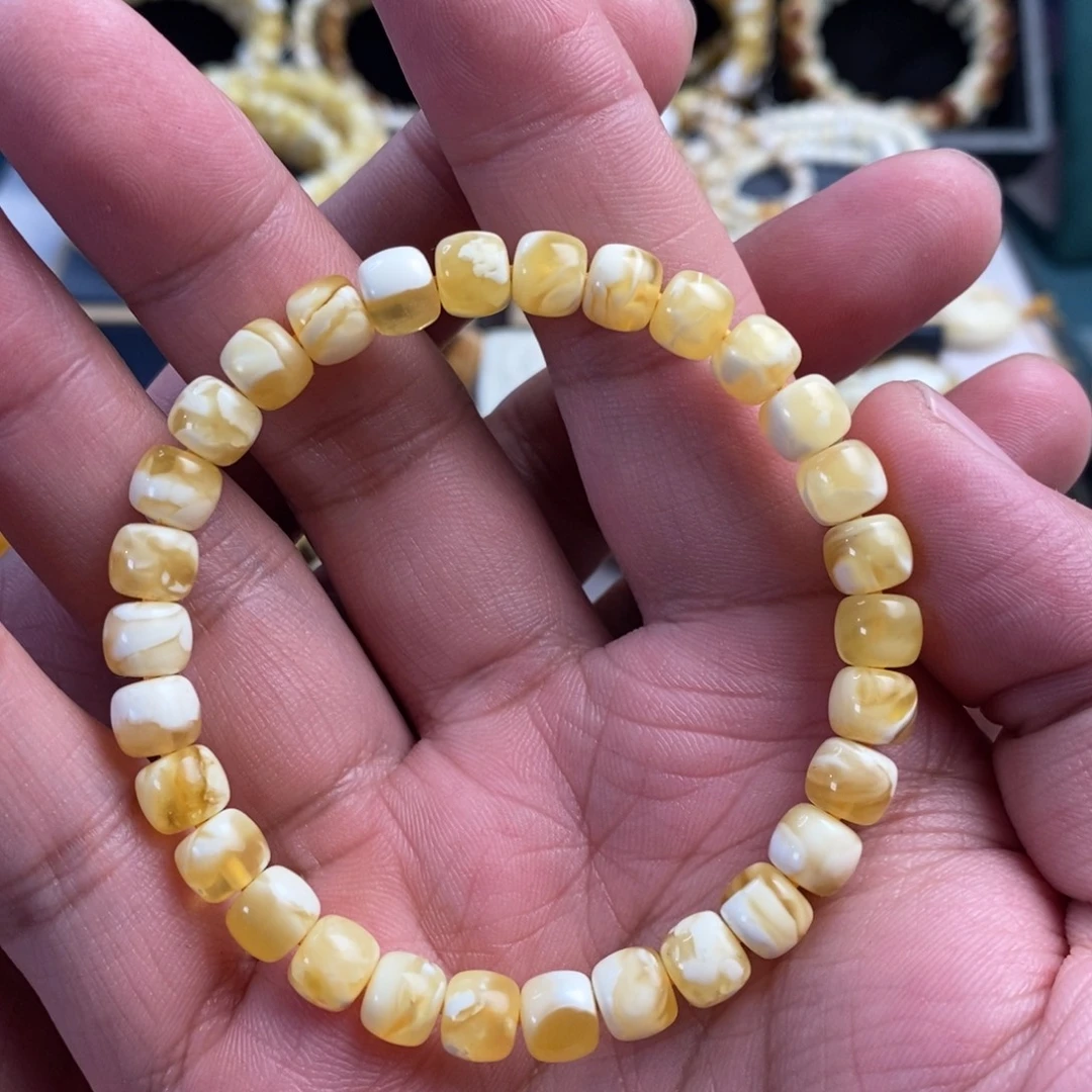 蜜蜡未镶嵌裸石7.5mm金白溶洞