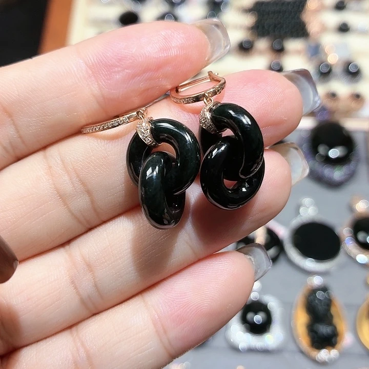 翡翠18K金镶嵌耳饰