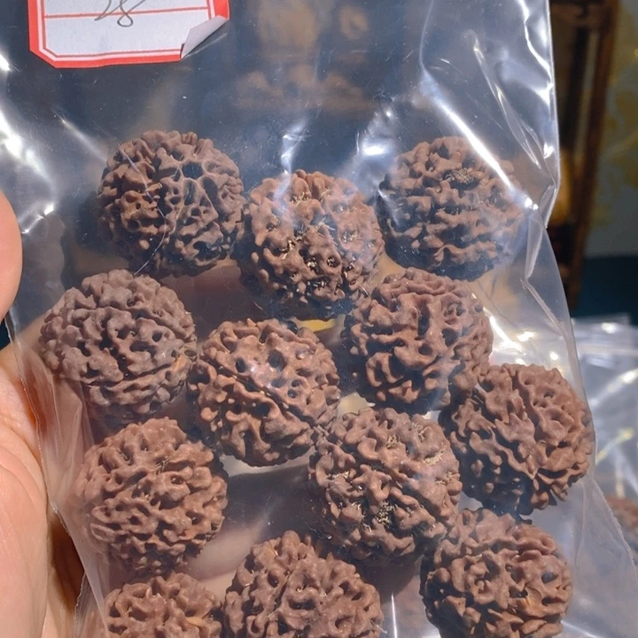 野生多瓣大金刚手持12颗28尺