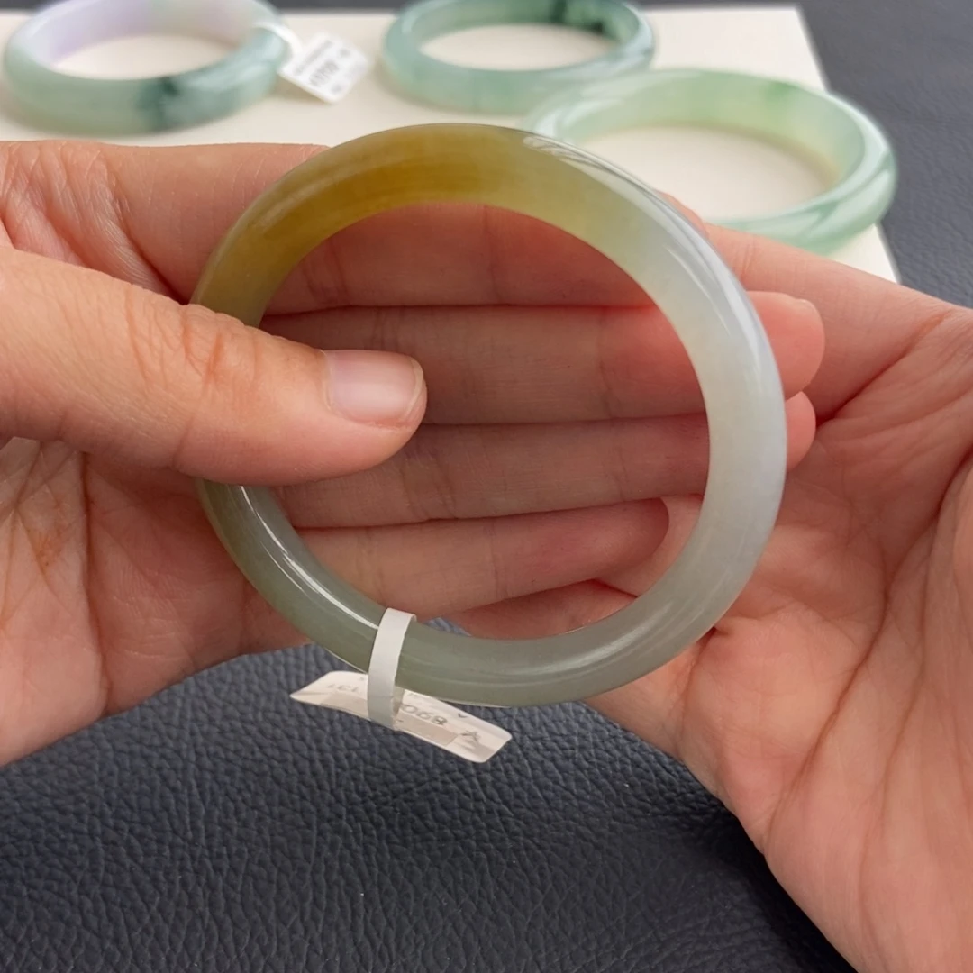 翡翠未镶嵌手镯50.3圆条