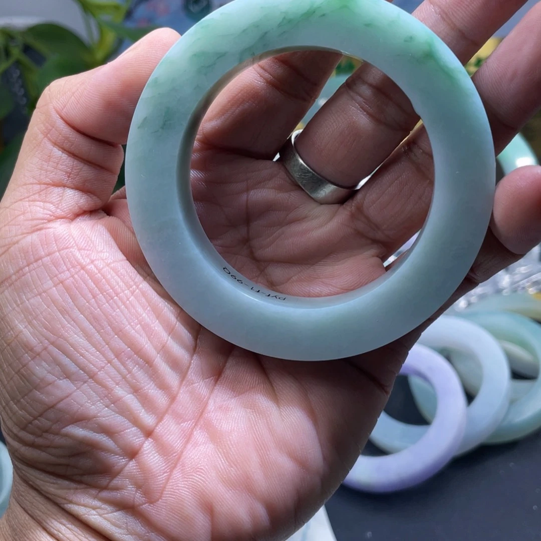 与***伴定制翡翠未镶嵌61翡翠手镯