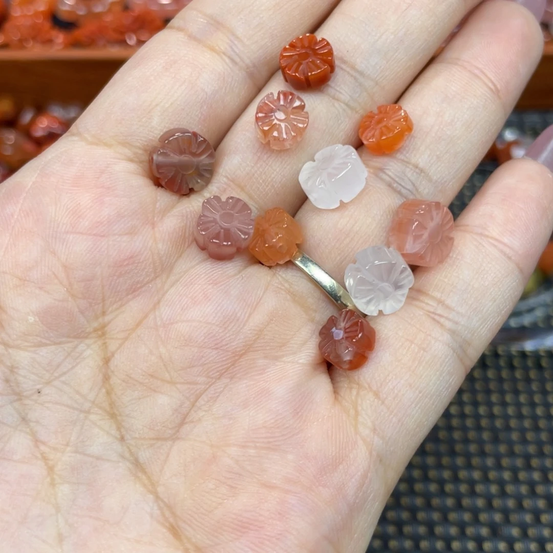 南红玛瑙未镶嵌颈饰五瓣花