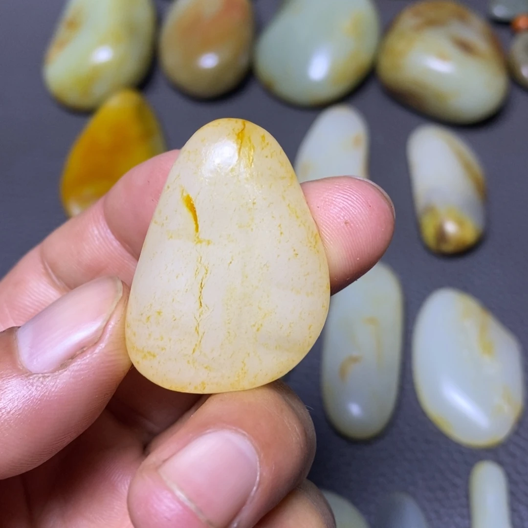 和田玉（糖玉）未镶嵌挂件