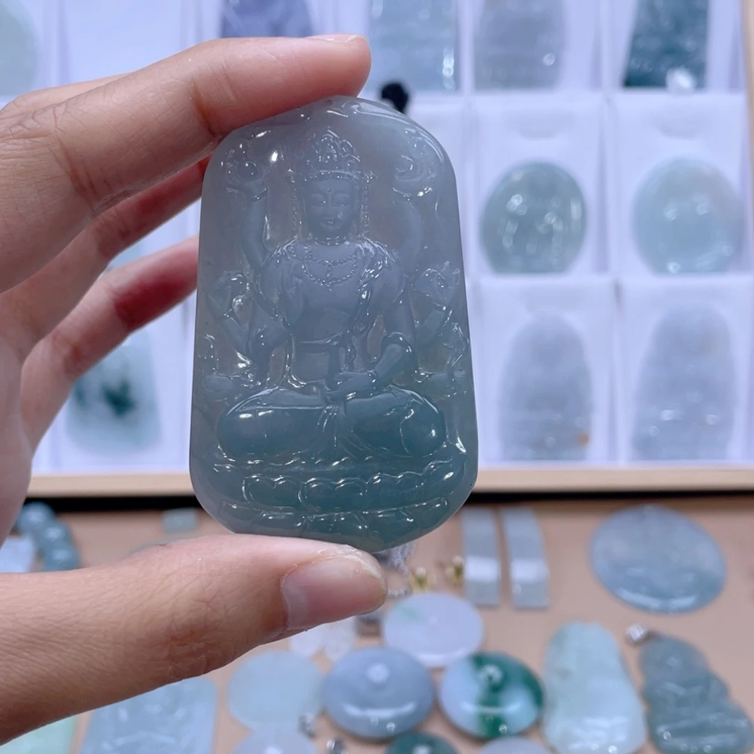 翡翠未镶嵌颈饰时**茶