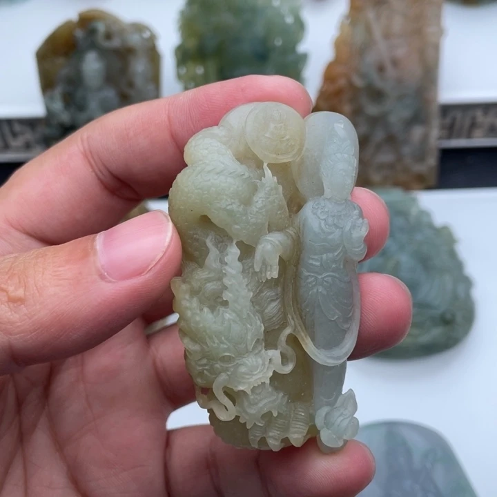 未镶嵌定制翡翠御龙观音