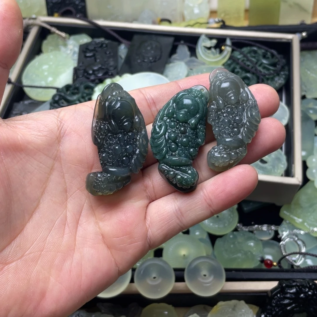 未镶嵌蛇纹石玉颈饰