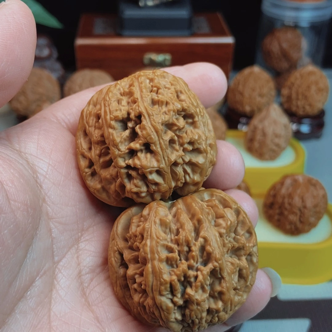福利有修大粗筋核桃手把件！