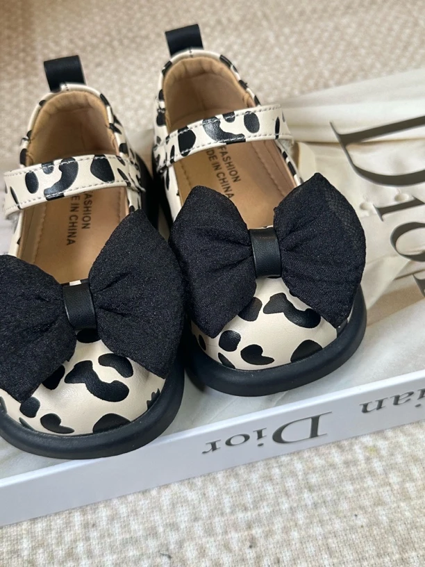 童鞋学院风PU魔术贴凉鞋时尚豆豆鞋不限季节女宝皮鞋春秋秋季