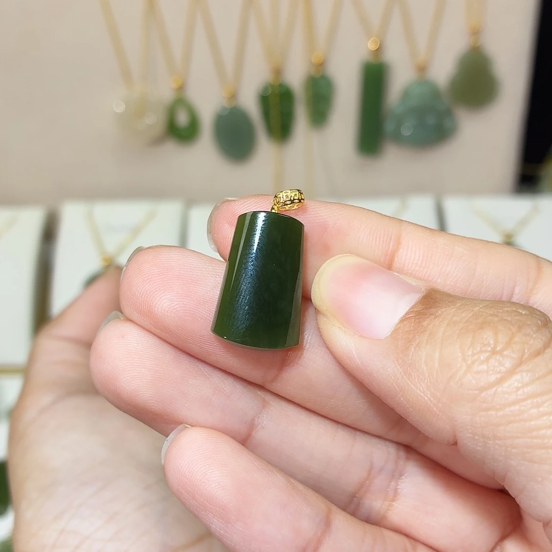 和田玉（碧玉）18K金镶嵌吊坠(赠链)