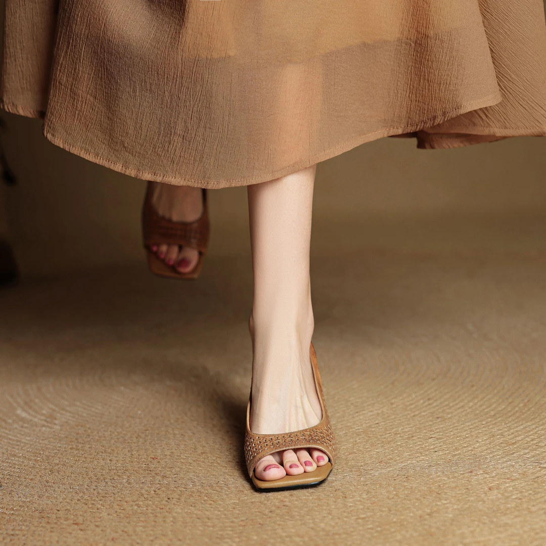 小众轻奢~5.5cm时尚镂空真皮甜美文艺通勤百搭显瘦真皮细跟凉鞋女