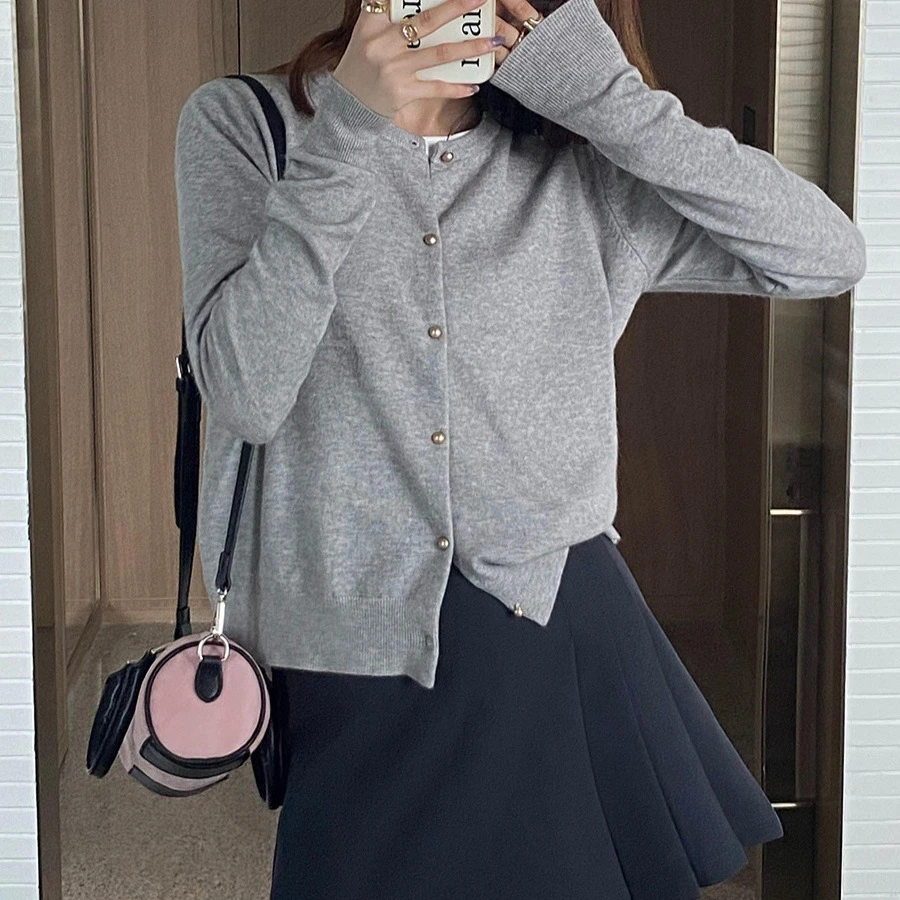新款灰色针织开衫女秋季外搭设计感毛衣外套早秋薄款长袖上衣女