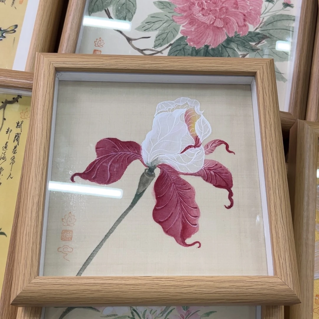 国画王菲鸢尾摆台现货