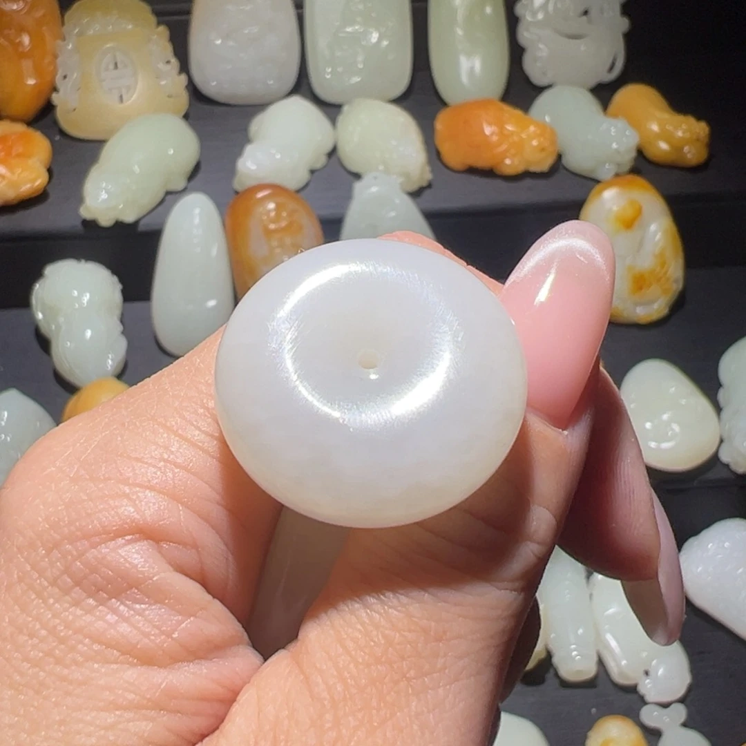 颈饰未镶嵌和田玉菩*