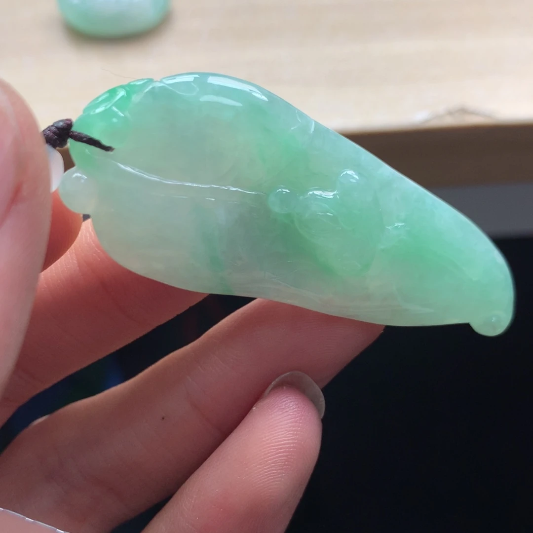 颈饰未镶嵌翡翠吊坠