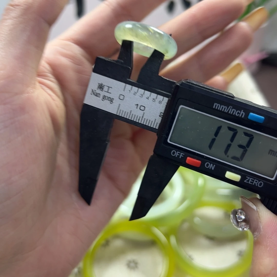 蛇纹石玉手镯未镶嵌212