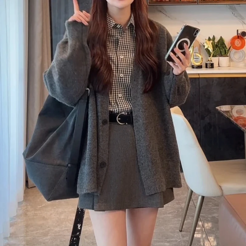 法式慵懒灰色毛衣外套女2025早秋新款chic小个子宽松外穿针织上衣