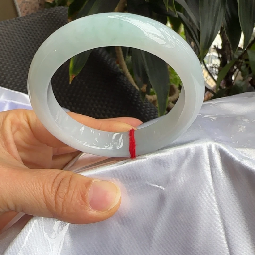 翡翠未镶嵌手镯55浅绿正圈手镯