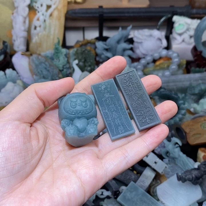 卓***Y定制翡翠未镶嵌翡翠