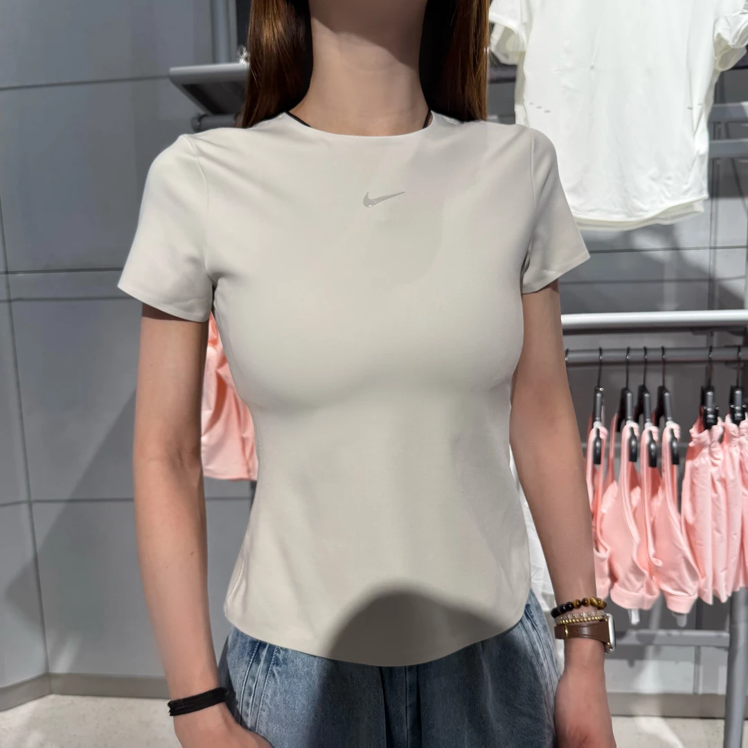 NIKE耐克女款新款时尚休闲运动圆领短袖T恤HQ8080-104