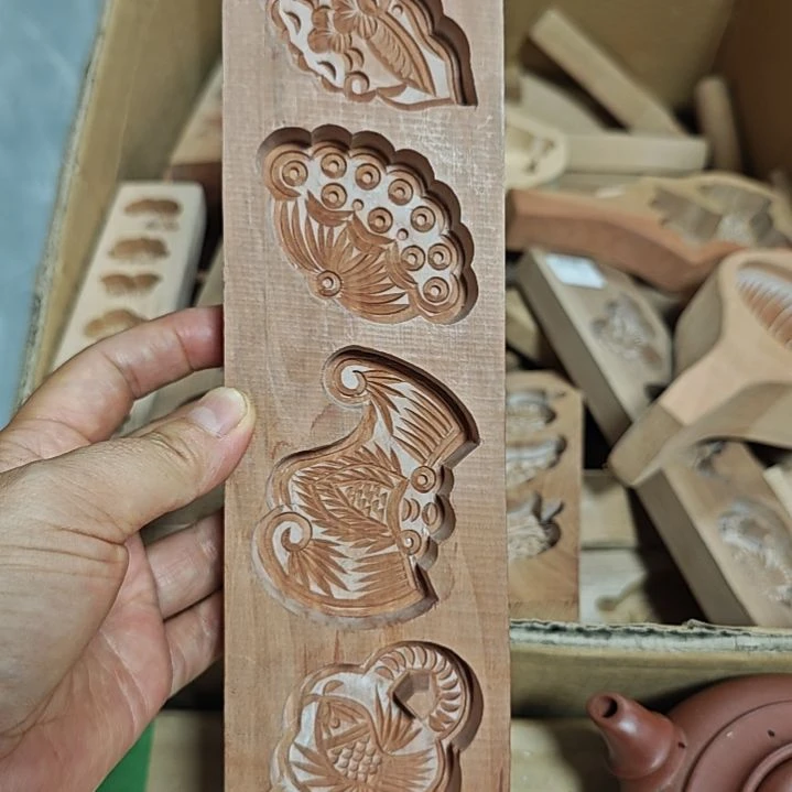 精品款收藏级红心木四孔约30-40克左右