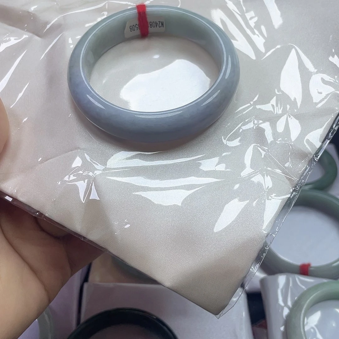 未镶嵌手镯翡翠春彩 丽丽