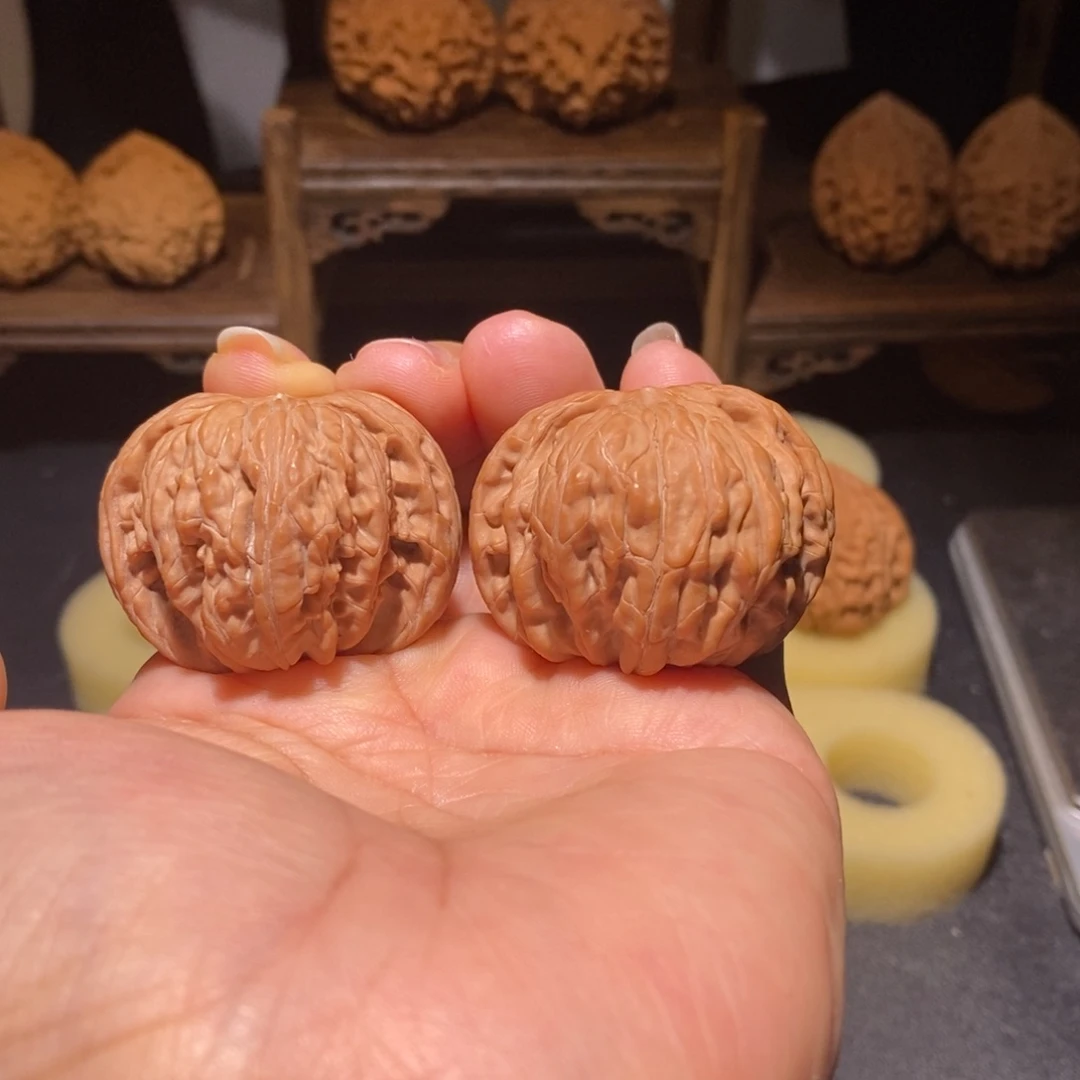 文玩核桃吊坠磨盘40+