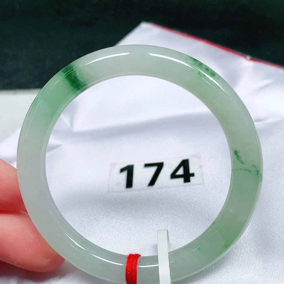 翡翠未镶嵌手镯（圆镯）43 号翡翠手镯