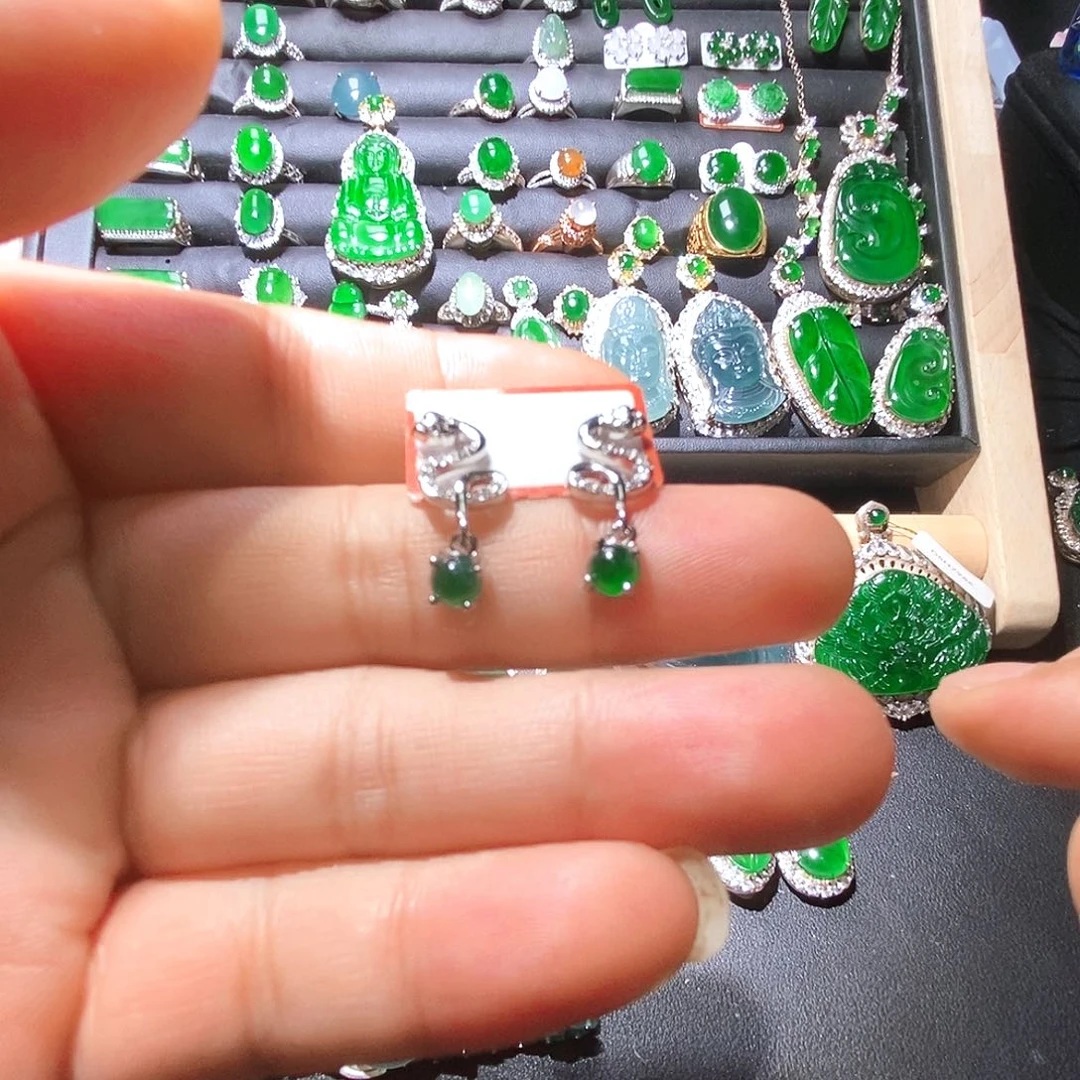 未镶嵌翡翠耳饰2